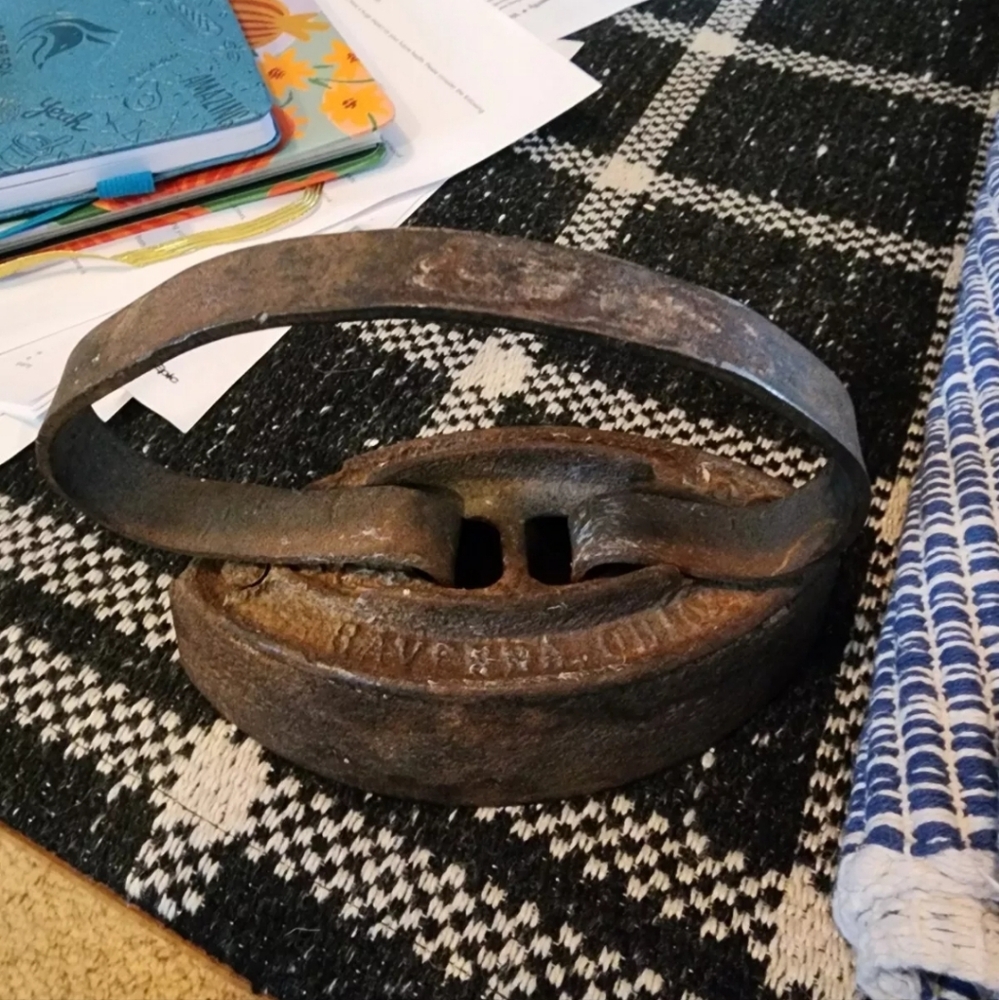 Vintage The A.C Williams Co. Ravenna Ohio Cast Iron Press Iron